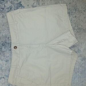 Comfy cream Chino shorts Sz 12 6" Inseam
